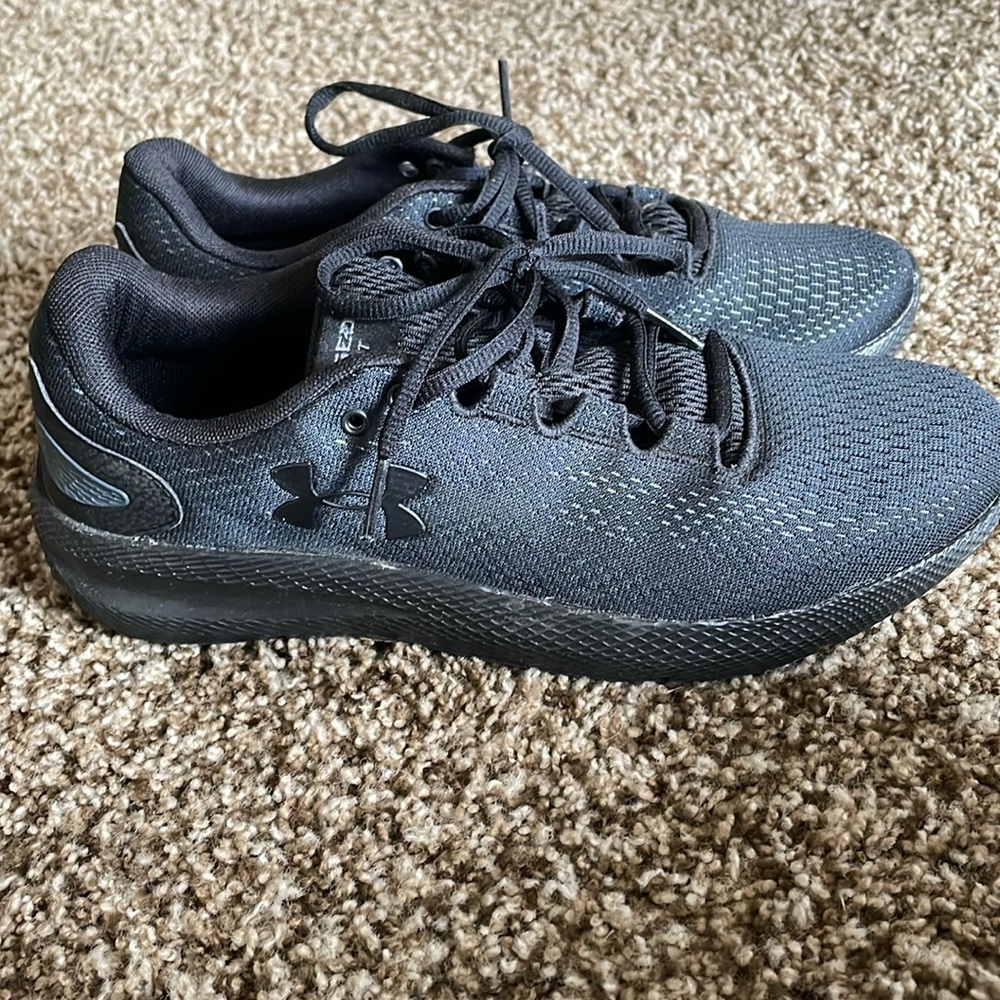 Under Armour Sneakers